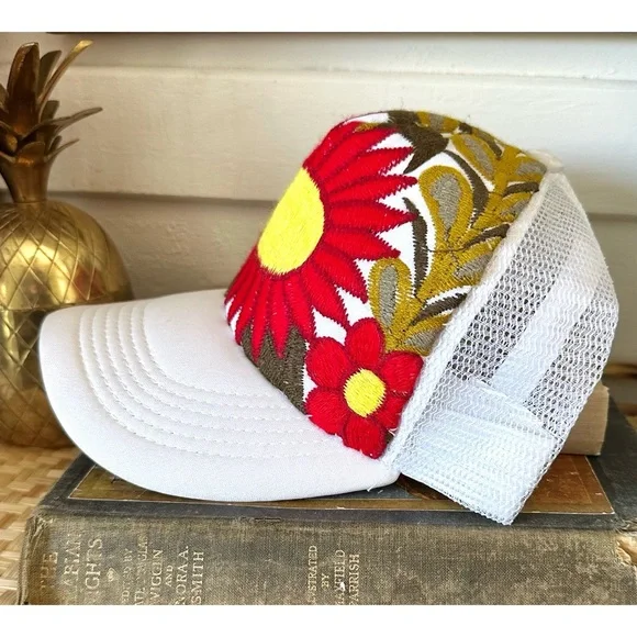 Hand Embroidered Trucker hat - Picture 2 of 4